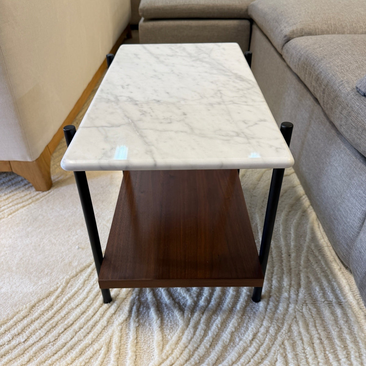 Article "Agotu" Marble Side Table