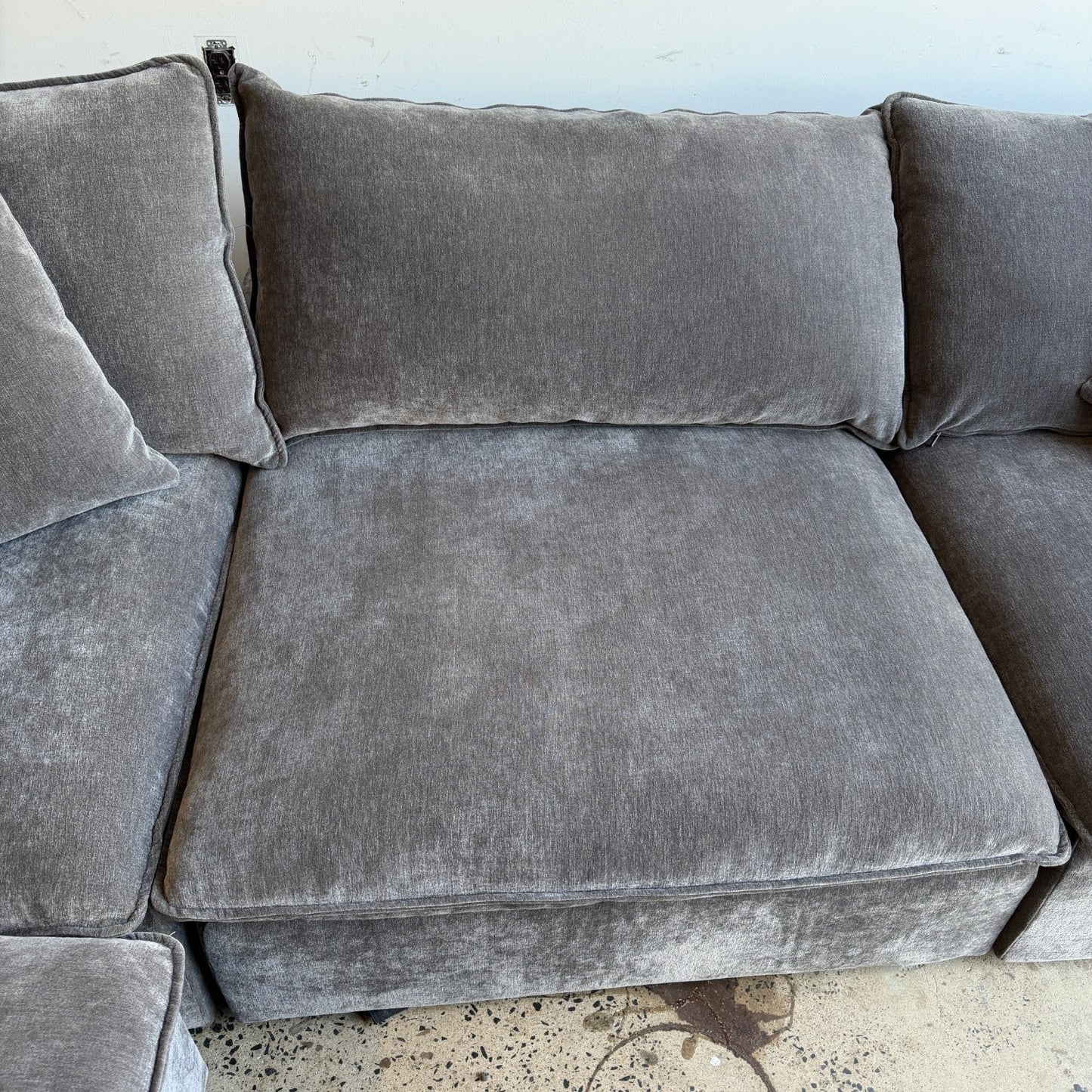 Sereen 6-piece Modular Sectional In Dark Gray