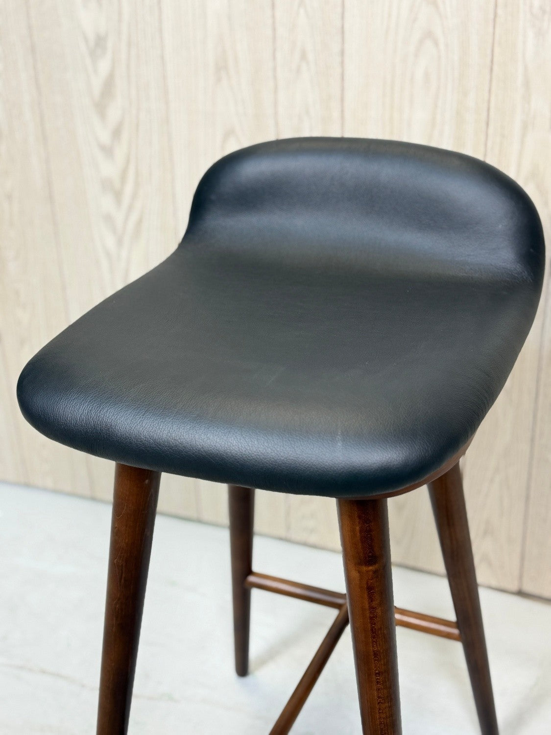 1 Article Sede Black Leather Counter Stool