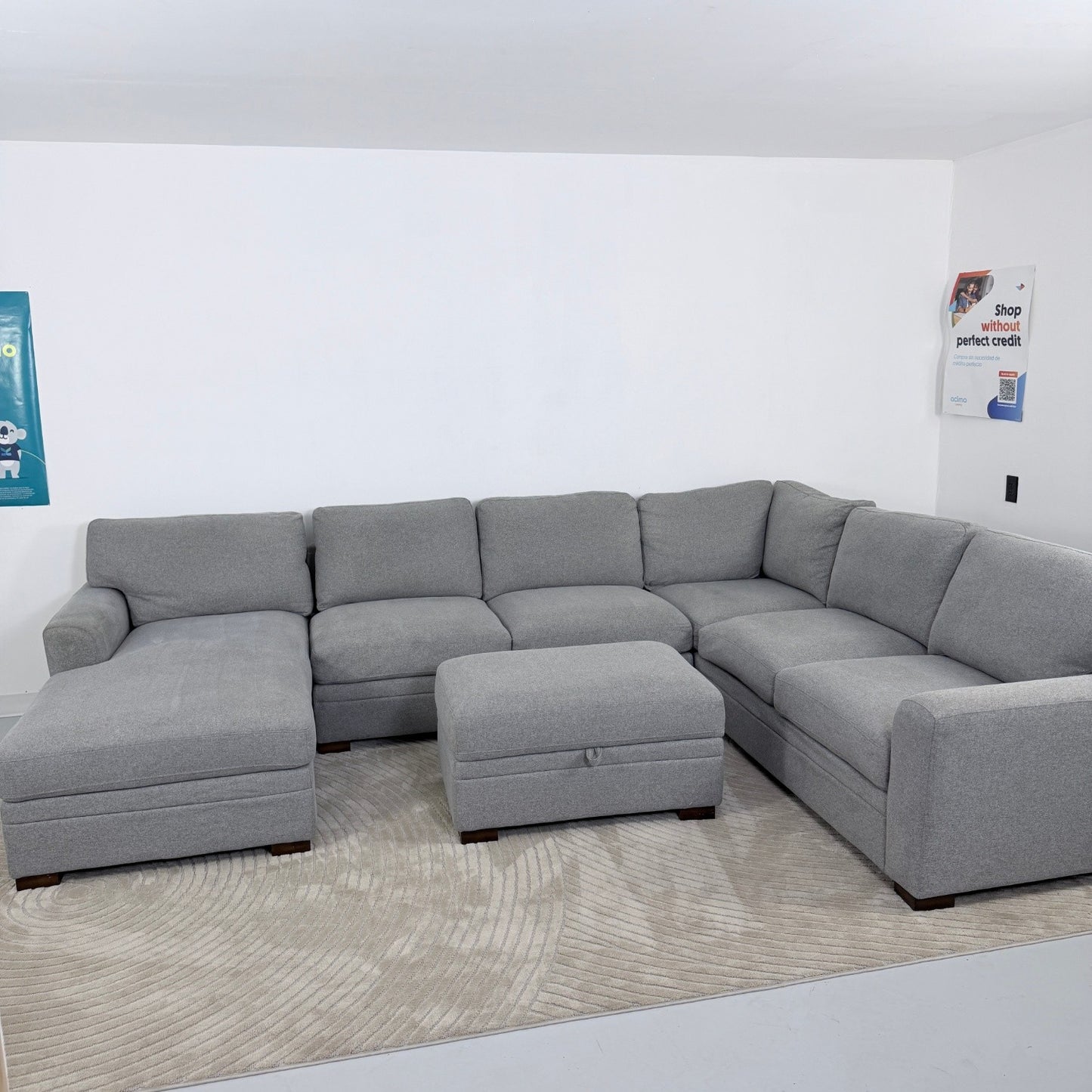 Thomasville Langdon Sectional with Storage Ottoman