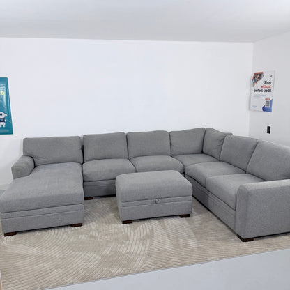 Thomasville Langdon Sectional with Storage Ottoman