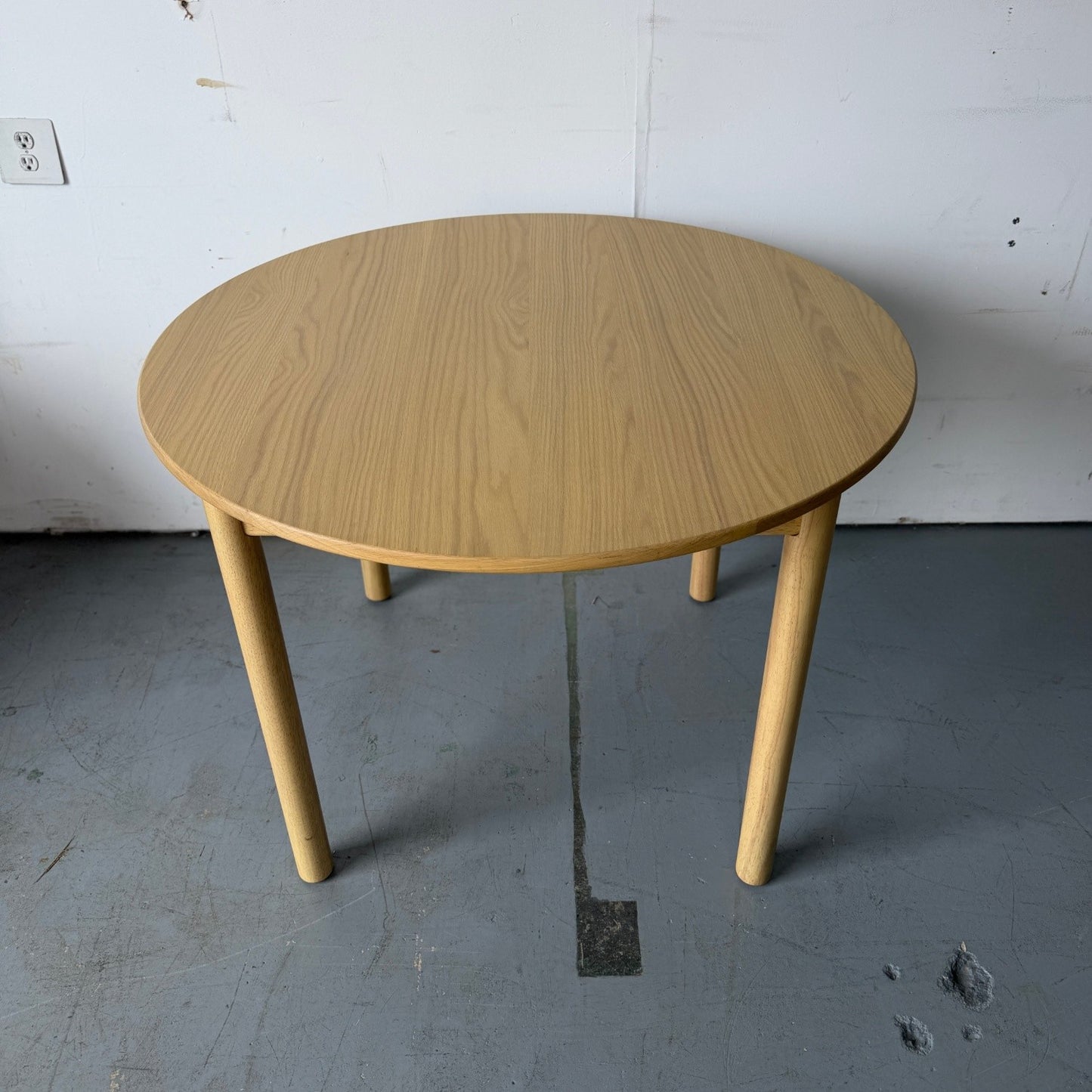 Article "Heidi" 42" Round Dining Table