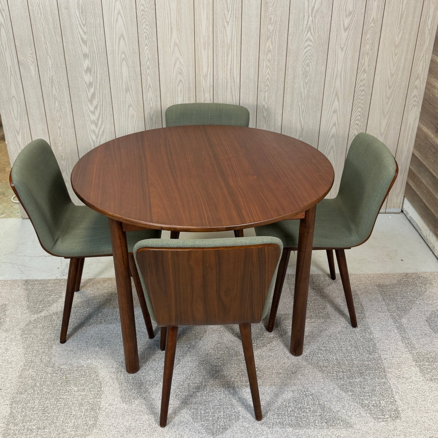 Article "Heidi" 42" Round Dining Table