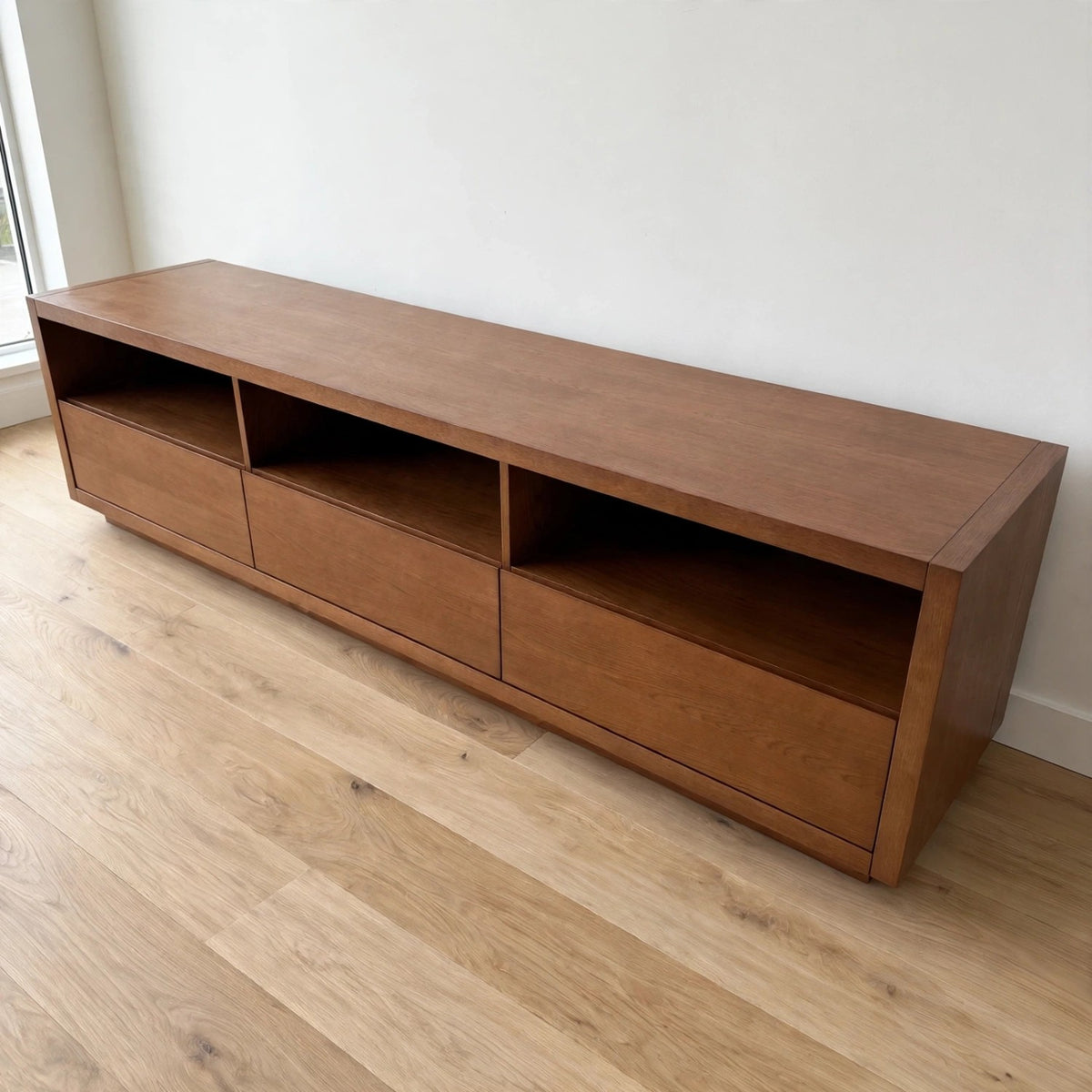Article "Leif" 80" Media Unit