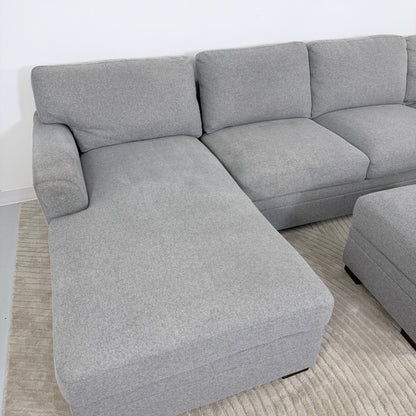 Thomasville Langdon Sectional with Storage Ottoman
