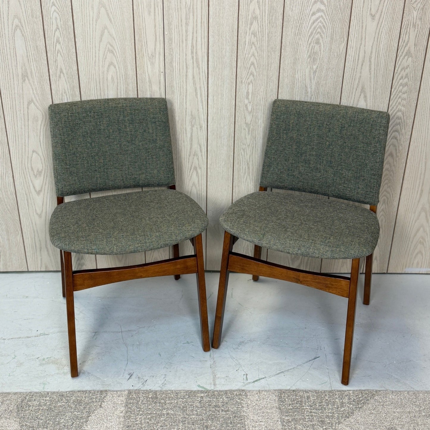 4 Nosh Dining Chair In Walnut and Hemlock Green