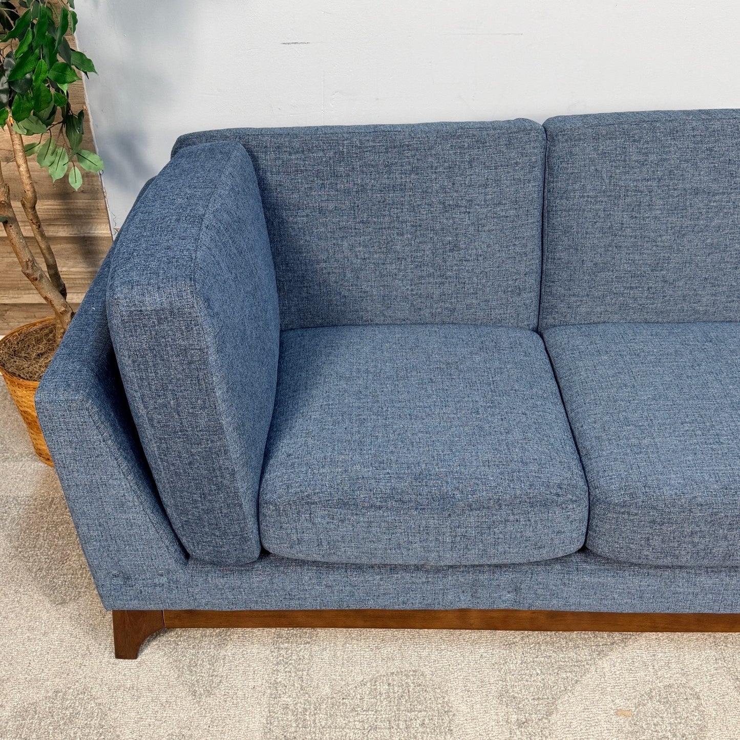 Article "Ceni" Blue Sofa