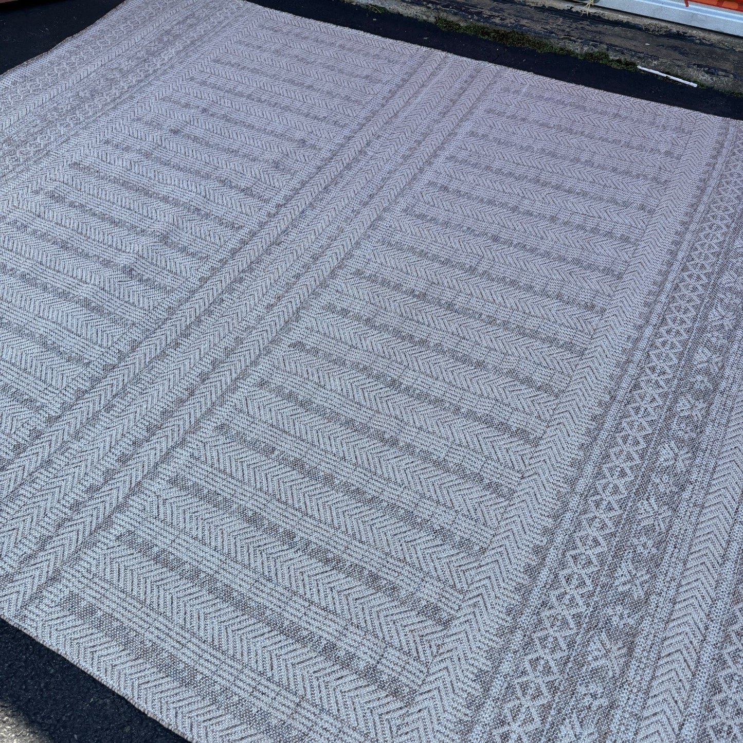 Article Kiana Indoor/Outdoor Rug 8 x 10