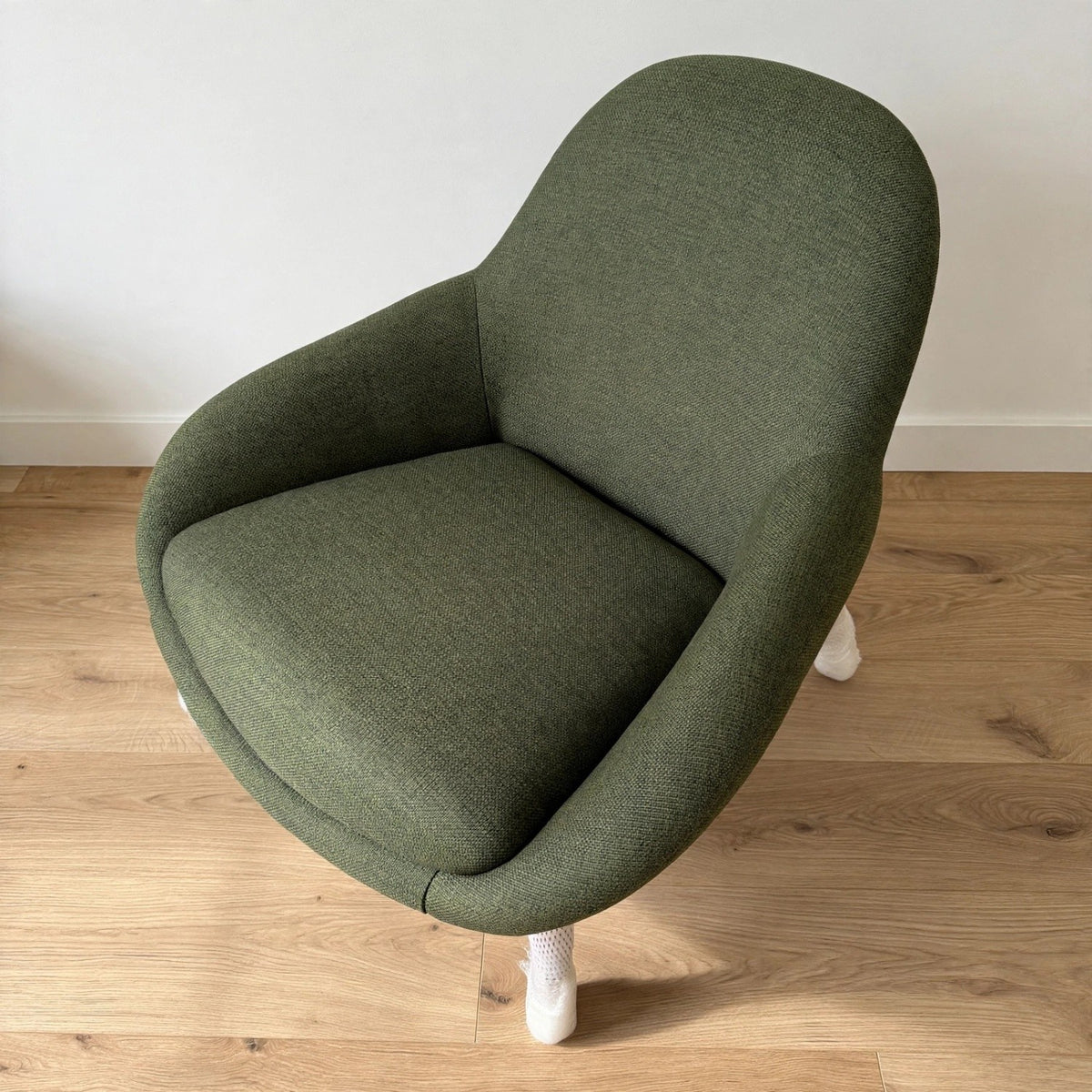 Article "Sunny" 32" Lounge Chair