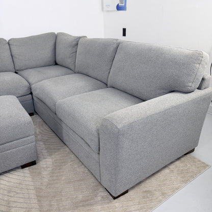 Thomasville Langdon Sectional with Storage Ottoman