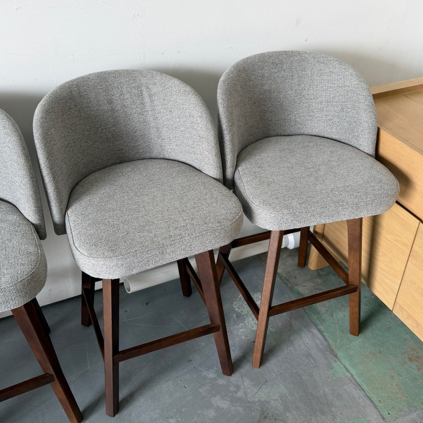 4 Article "Alta" Swivel Counter Stools