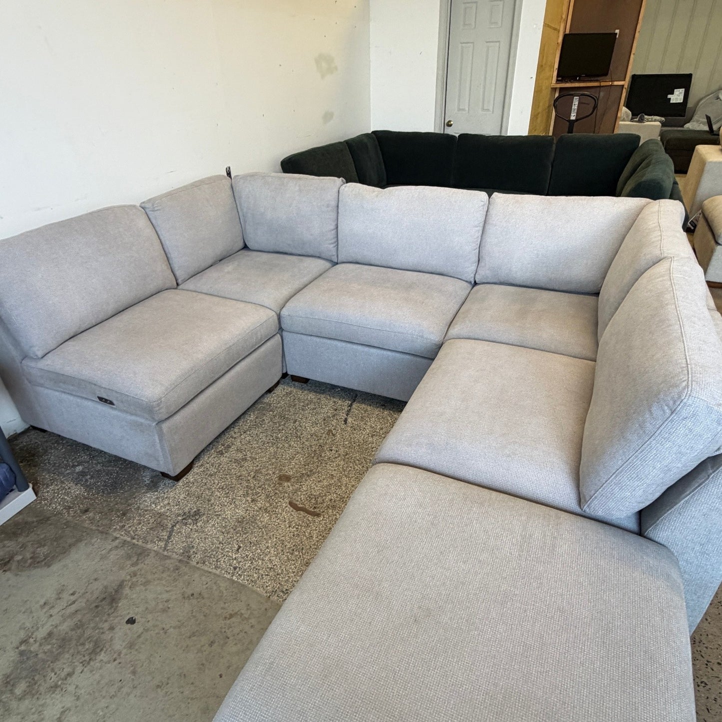 Thomasville Rockford 6-piece Fabric Modular Reclining Sectional