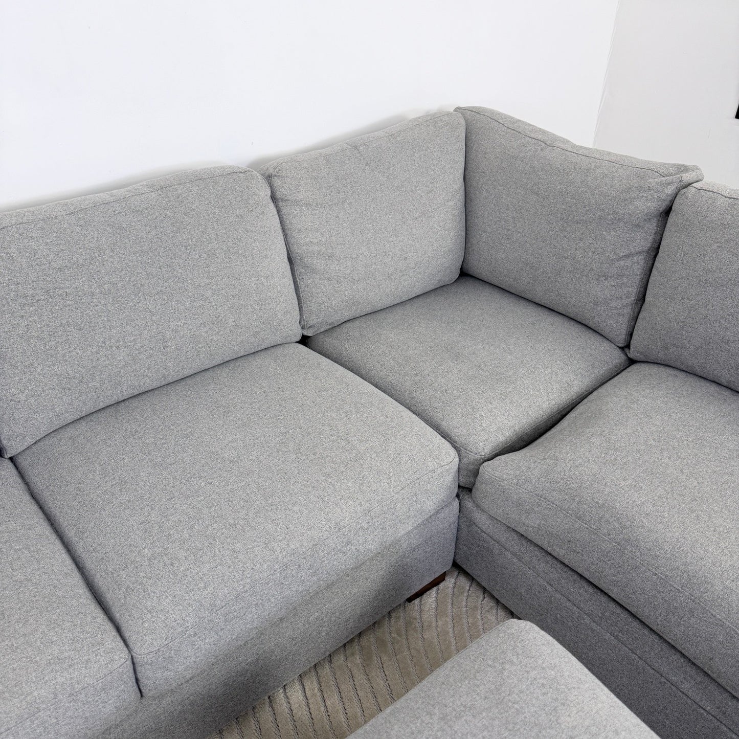 Thomasville Langdon Sectional with Storage Ottoman