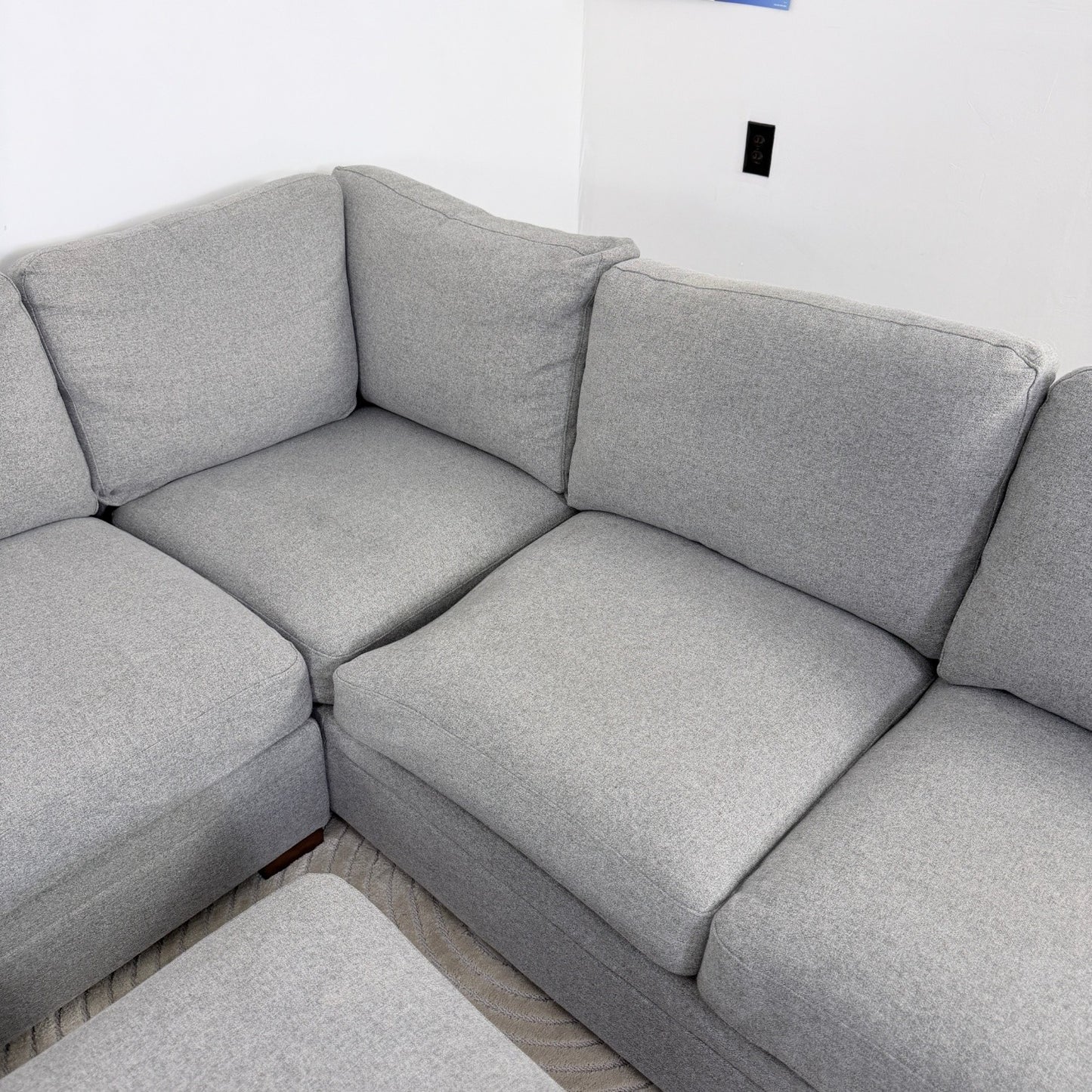 Thomasville Langdon Sectional with Storage Ottoman