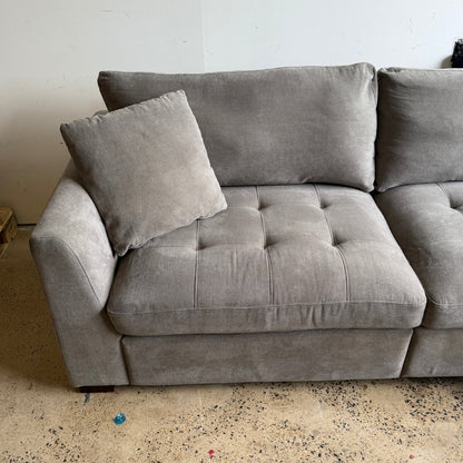 Thomasville Miles Fabric Sectional With Power Footrest