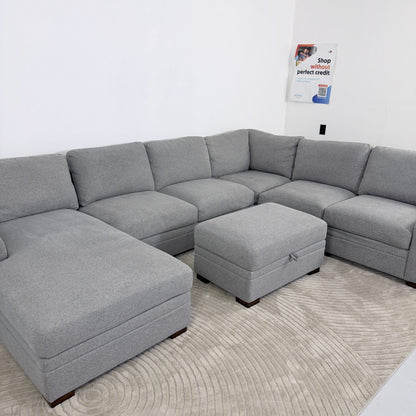 Thomasville Langdon Sectional with Storage Ottoman