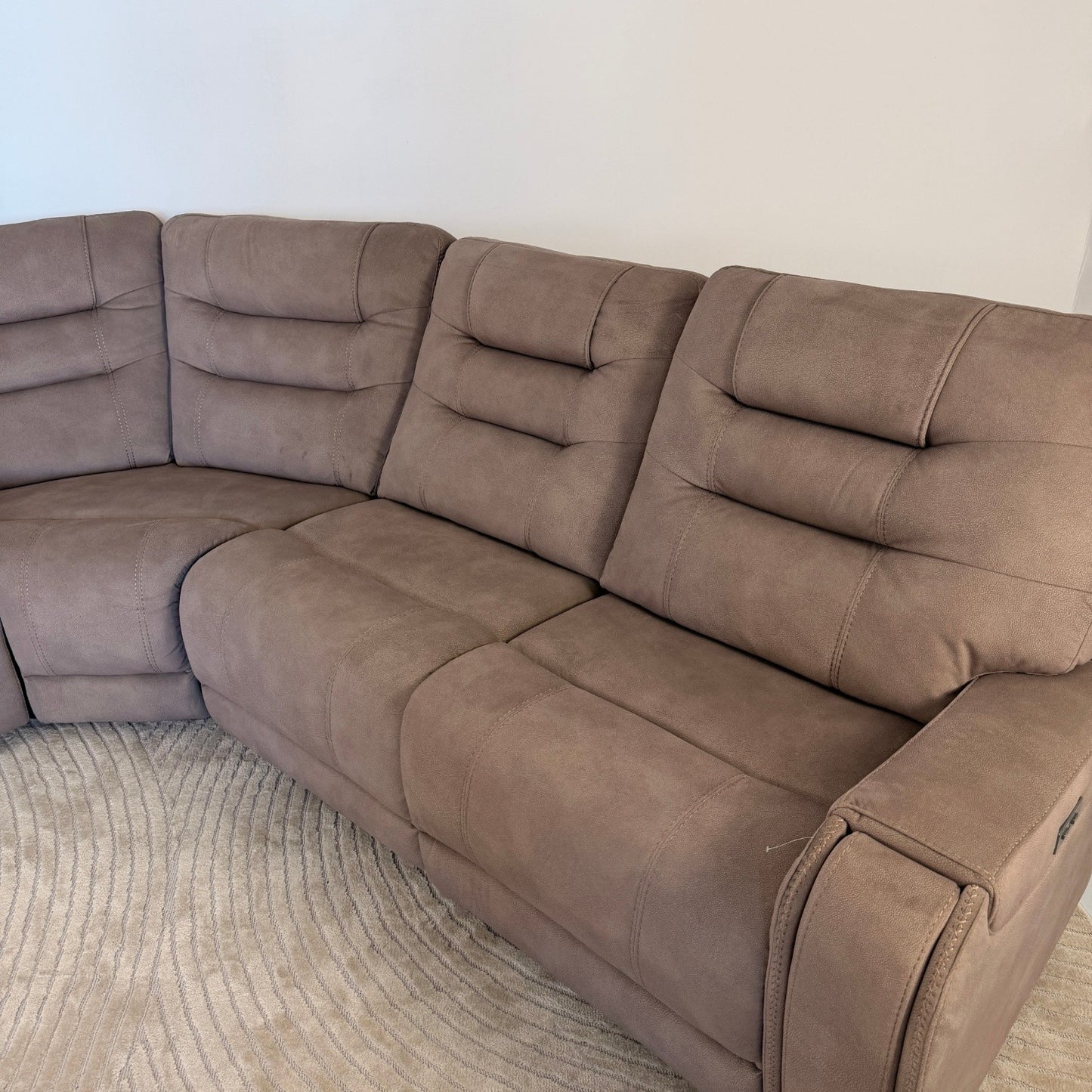 Brown "Carmelo" Reclining Sectional