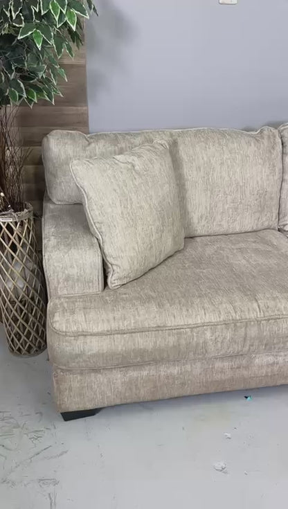 Ashley Rawcliffe 3-Piece Sectional
